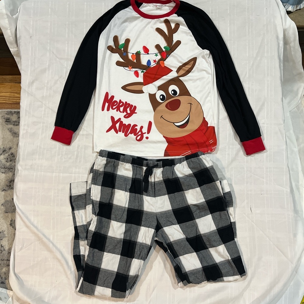 PatPat Black and White Reindeer Pajama Set